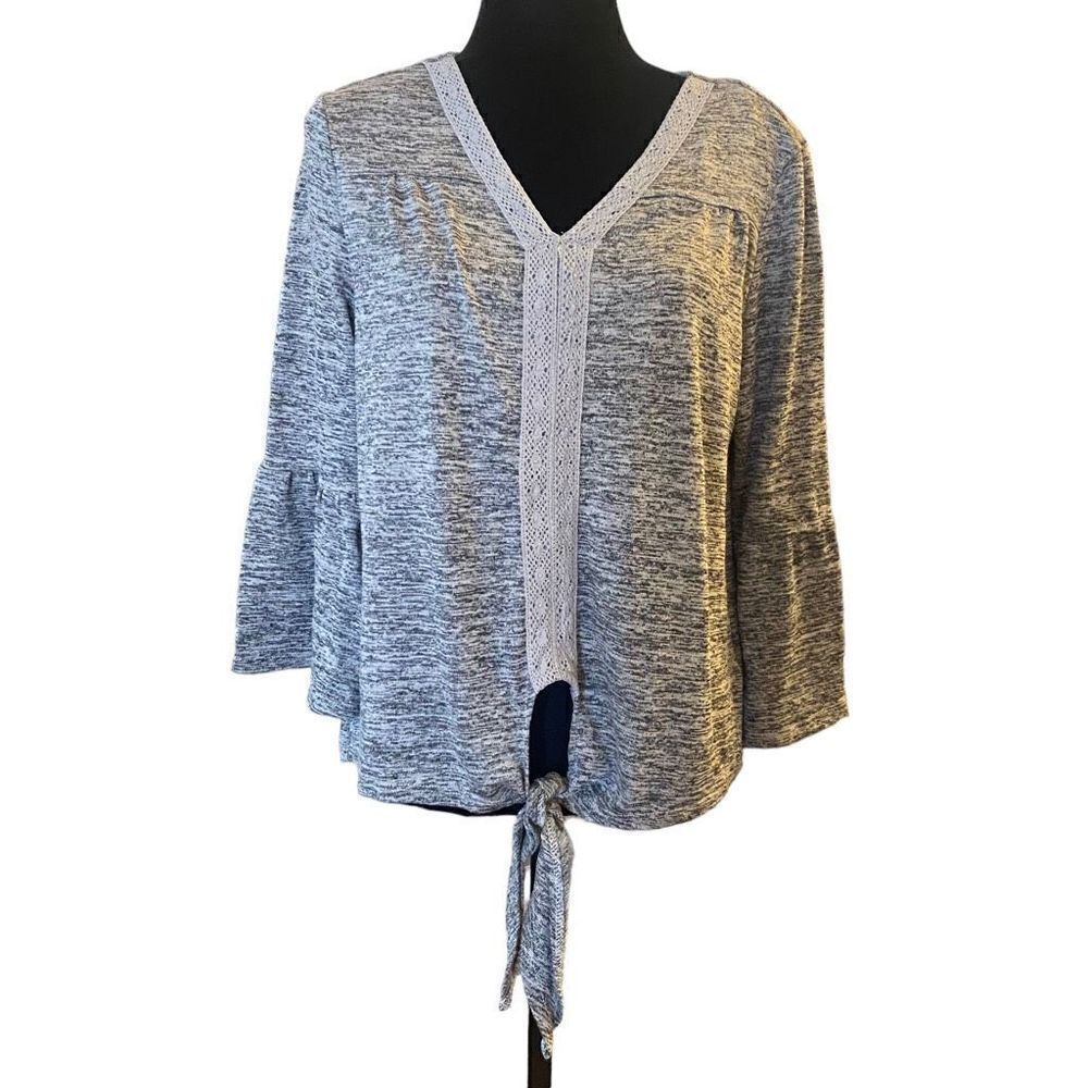 Hope & Harlow V-Neck Gray and Black Top with 3/4 Bell Sleeves Size M